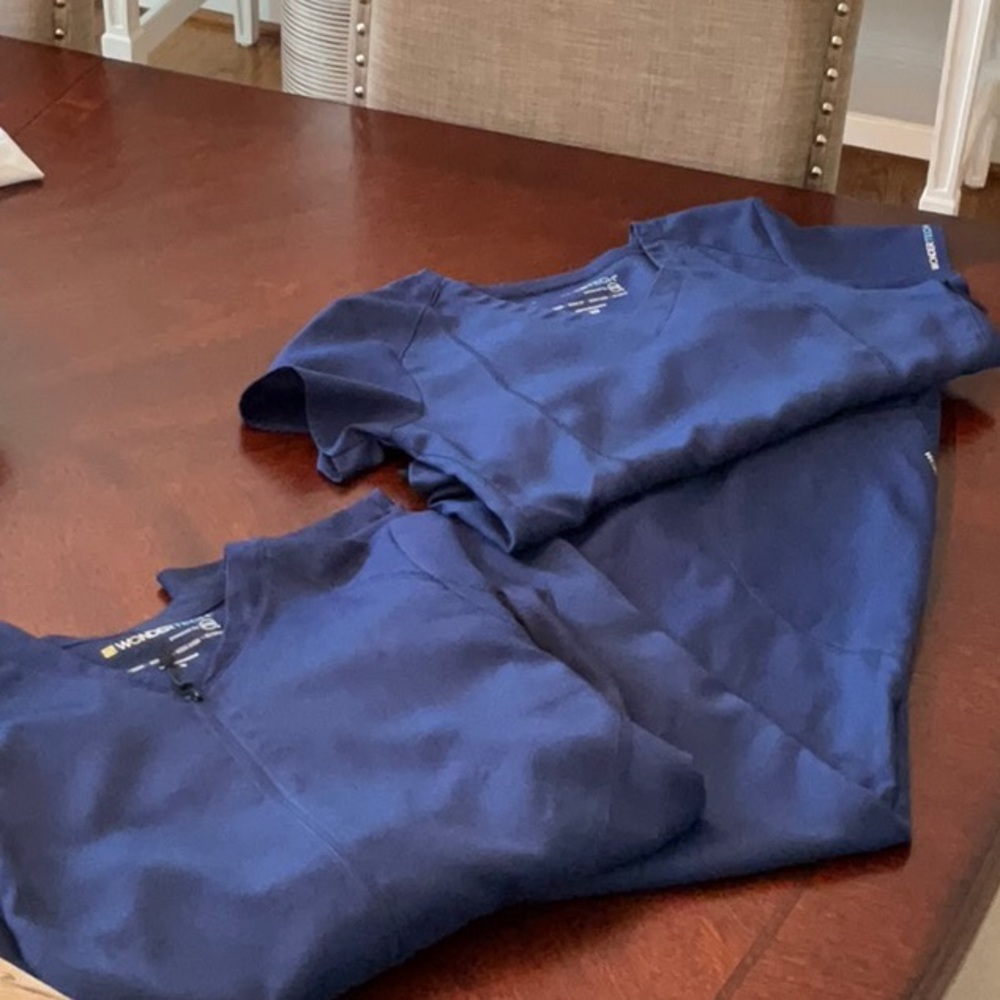 WonderWink Navy Scrub Top